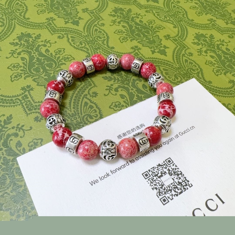 G*u*i bracelets